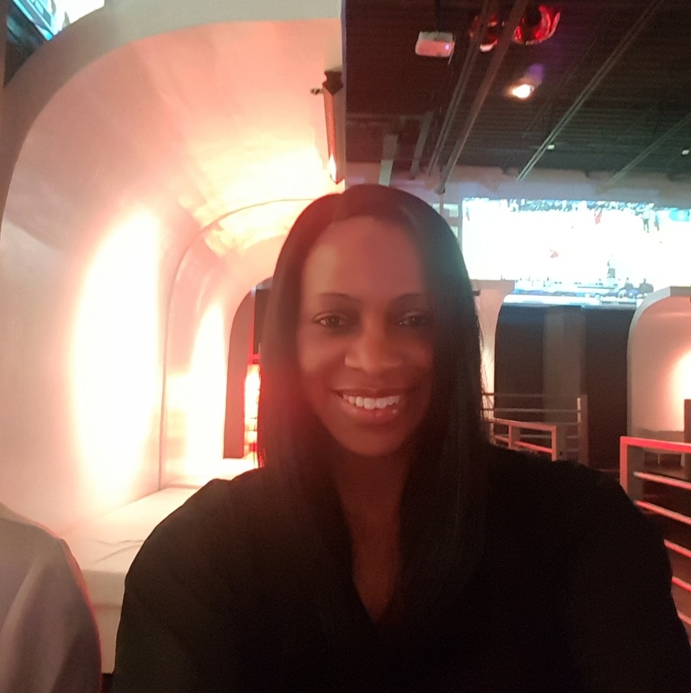 Meet your Posher, Toyia